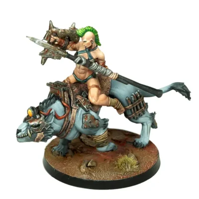 Amacizona con maza/lanza y escudo