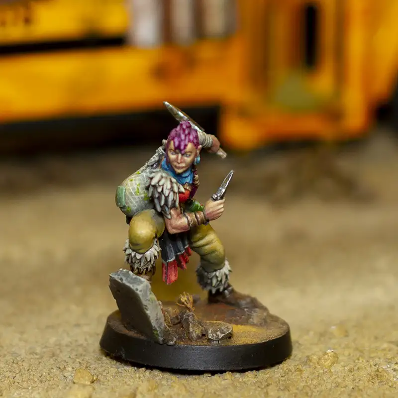 Sombra con Filo Pequeño y Cuchillos Arrojadizos